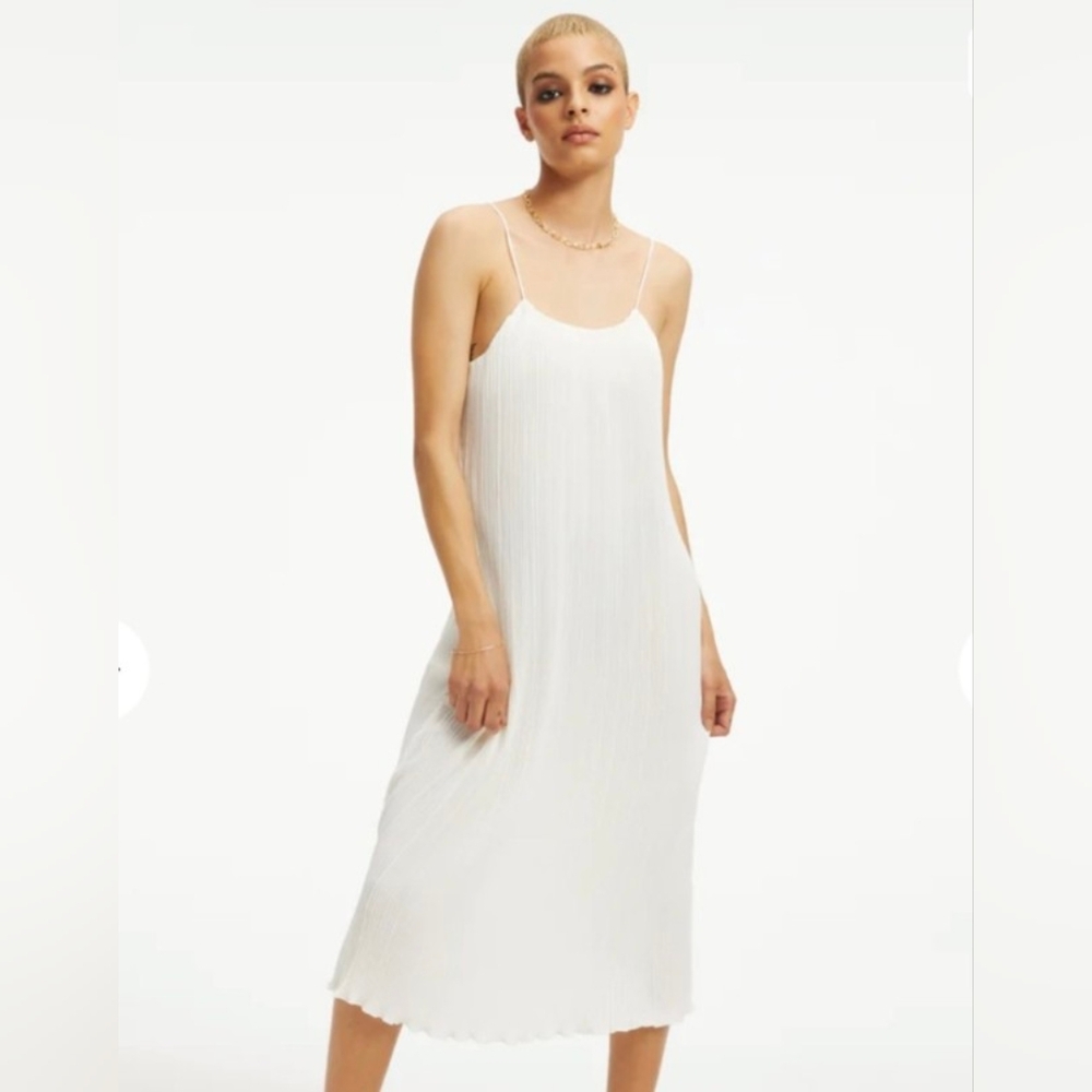 Stylish Good American White Pleated Dress
